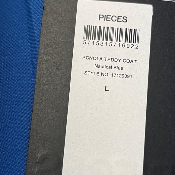 Pieces Pcnola teddy coat Cobalt blue NWT - Picture 10 of 16